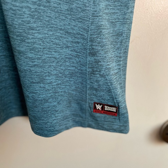 Tapout V-Neck Active Performance Top - Size M - Picture 4 of 10